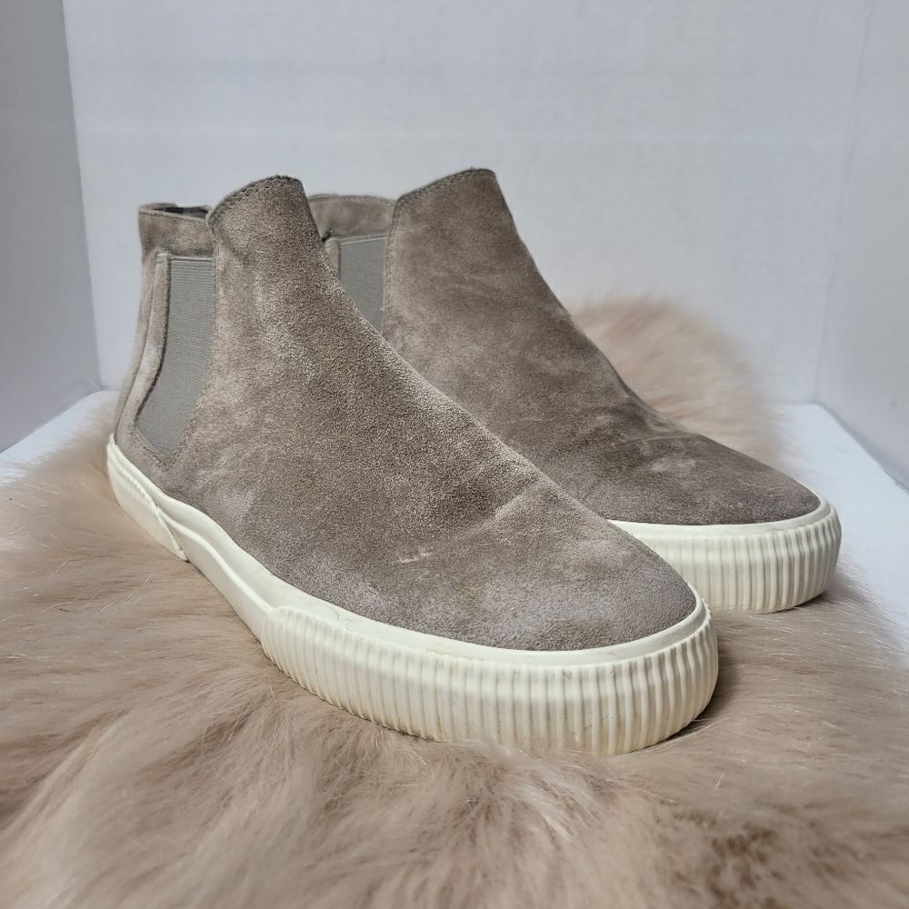 Vince Kelowna Suede Sneakers High Top Chealsea Suede Sneaker Size 7.5